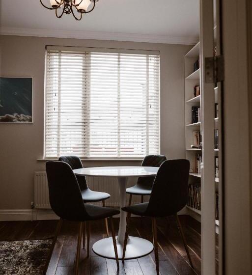 سوییت خانوادگی, Kilmore Guesthouse