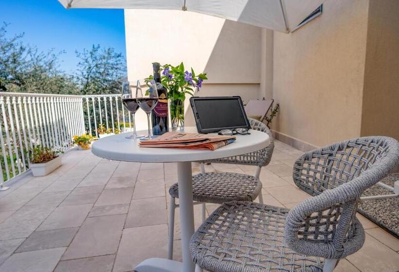 Люкс с Террасой, Tenuta Miranda Agriresort
