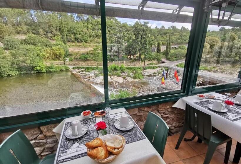 Четырехместный Номер Стандарт, Le Moulin Du Temps  Chambres Et Lounge Bar Au Bord De La Rivière