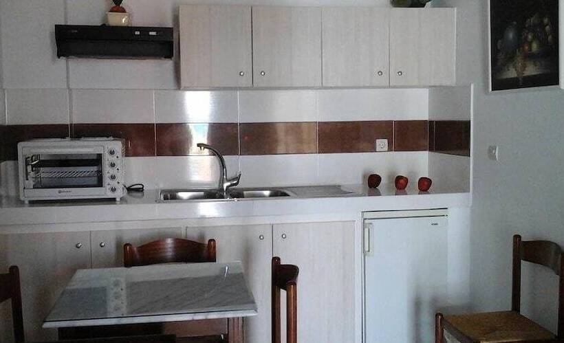 إستوديو قياسى, Danae Villa