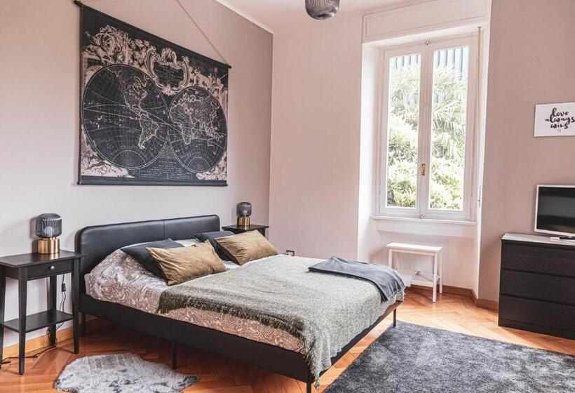 اتاق استاندارد با تخت بزرگ, Room Gatsby  Your Space With Garden In The City Center