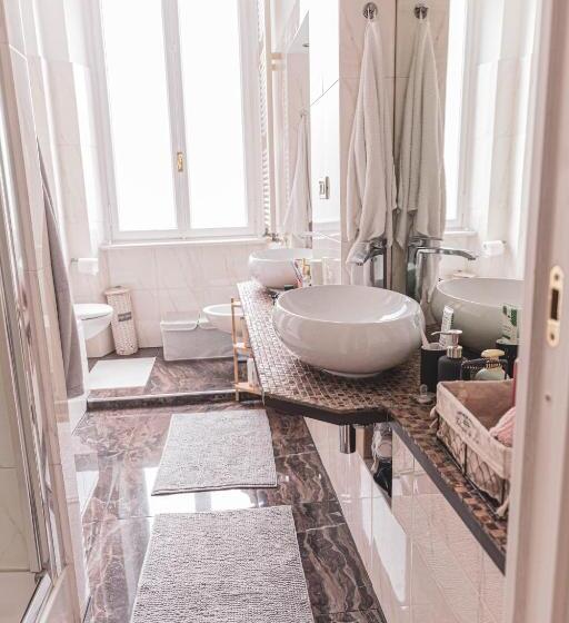اتاق استاندارد با بالکن, Room Gatsby  Your Space With Garden In The City Center