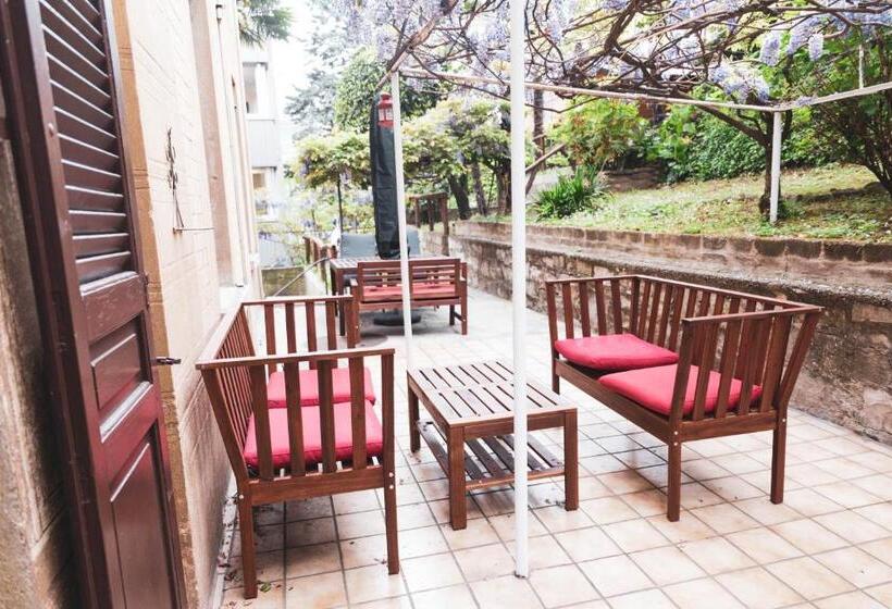 اتاق استاندارد با بالکن, Room Gatsby  Your Space With Garden In The City Center
