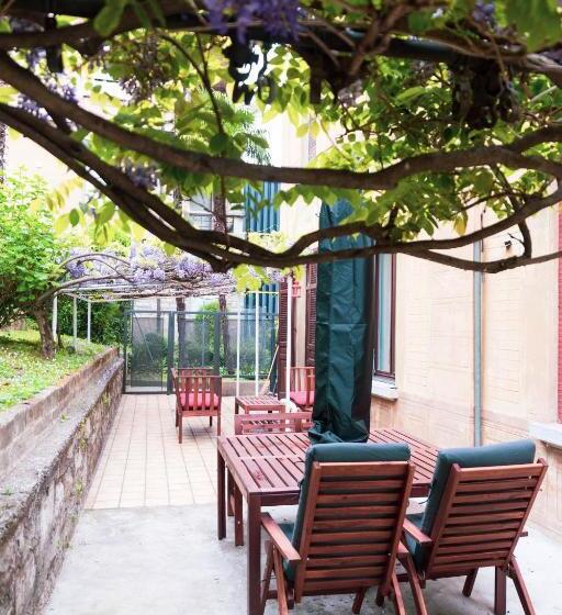 اتاق استاندارد با بالکن, Room Gatsby  Your Space With Garden In The City Center
