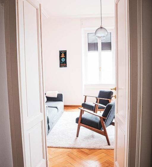اتاق استاندارد با بالکن, Room Gatsby  Your Space With Garden In The City Center