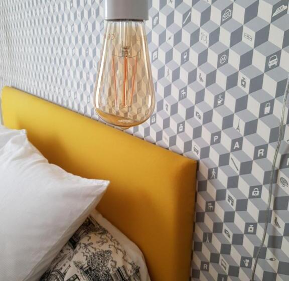 Chambre Standard Salle de Bains Commune, Chez Pépé Merle   Chambres D Hôtes Au Cœur De Paris