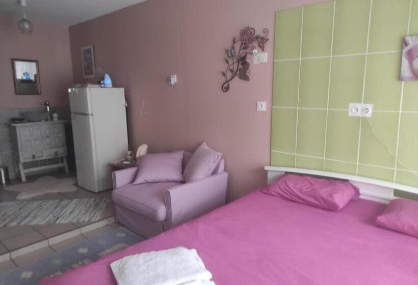 标准间, Chambre Spatieuse Avec Grand Lit