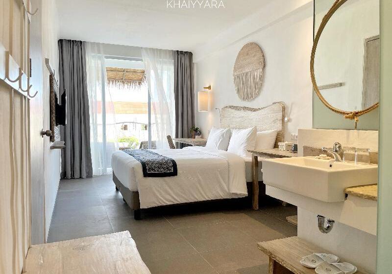 Quarto Deluxe Vista Piscina, Khaiyyara Jimbaran Bali