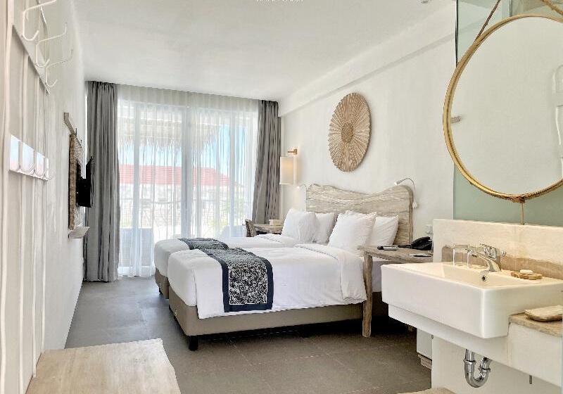 Номер Deluxe Вид на Бассейн, Khaiyyara Jimbaran Bali