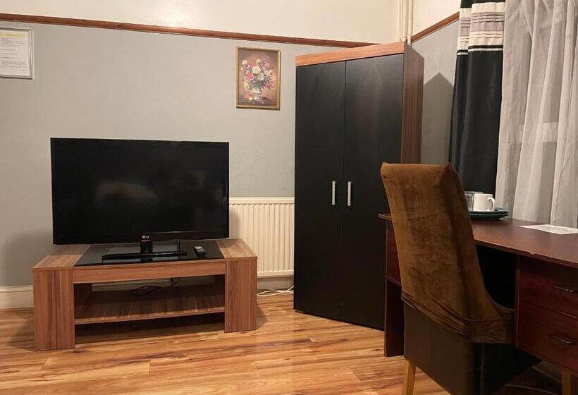 اتاق استاندارد با سرویس بهداشتی مشترک, Bright Apartments