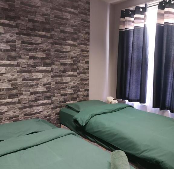 اتاق اکونومی, Bright Apartments