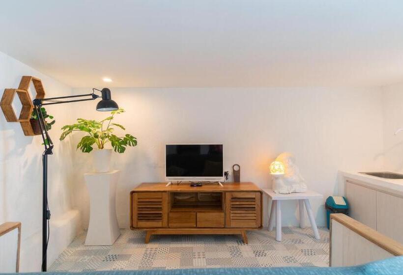اتاق لوکس با بالکن, Despacito Loft & Lounge