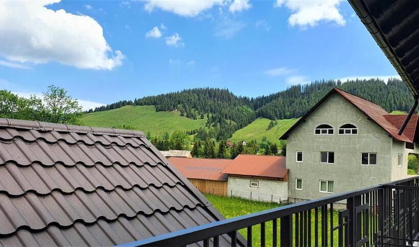 اتاق استاندارد سه تخته با بالکن, Bukovina Blue