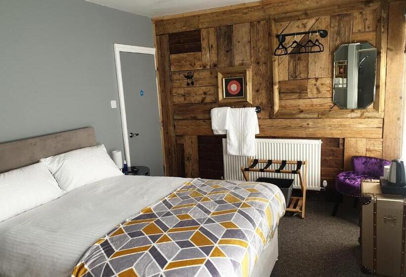 Номер Deluxe, Carpenters Arms