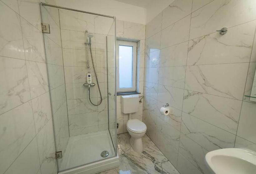 Трехместный Номер Классика, Giulia Home