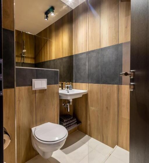 Quarto Estandar com Sacada, Urbio Private Suites