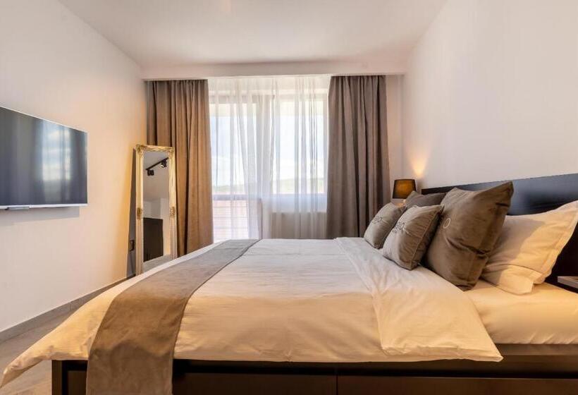 Quarto Estandar com Sacada, Urbio Private Suites