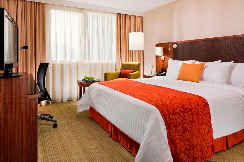 Номер Superior Кровать Кинг, Courtyard By Marriott Paris Arcueil