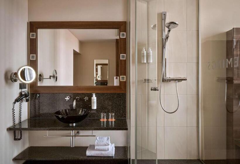 带大床的高级房间, Flemings Selection Hotel Wien City