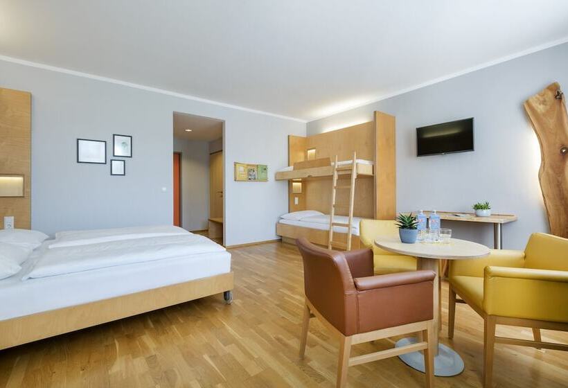 スタンダード4人部屋, Jufa Hotel Waldviertel