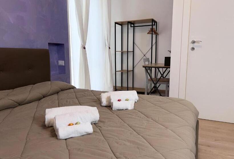 اتاق استاندارد سه نفره, Butterfly B&b