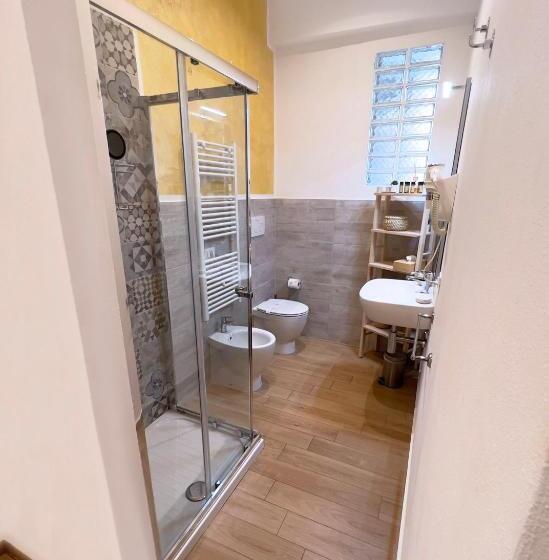 اتاق استاندارد چهار تخته, Butterfly B&b