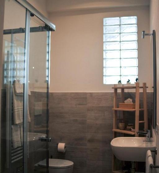 اتاق استاندارد چهار تخته, Butterfly B&b