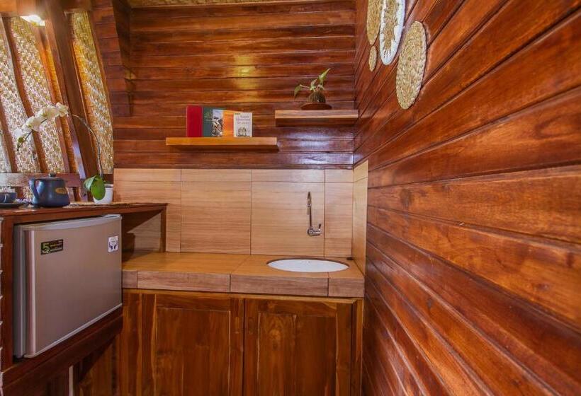 Бунгало Стандарт Вид на Сад, Mailaku House