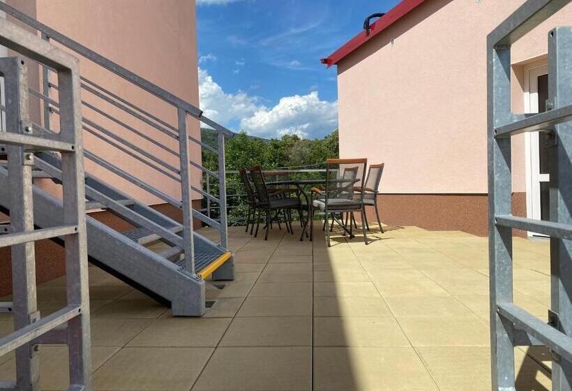 Апартаменты 2 Спальни, Apartmány Krupka