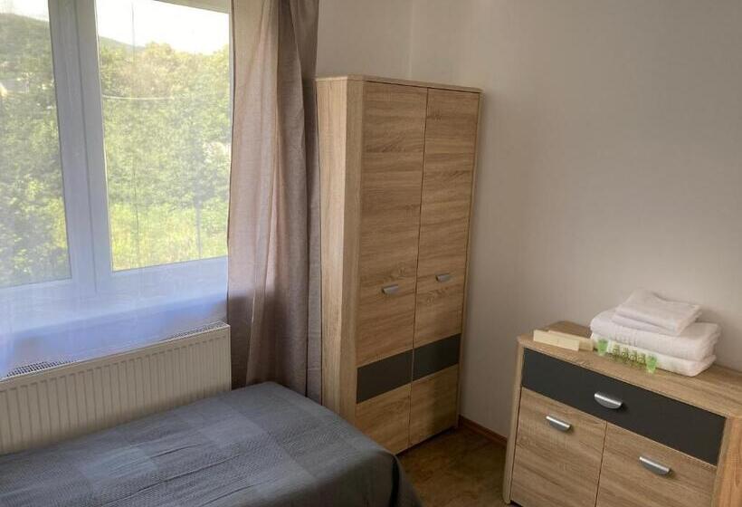 Apartamento 2 Dormitórios, Apartmány Krupka