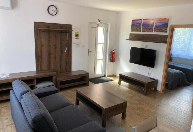 Apartamento 2 Dormitórios, Apartmány Krupka