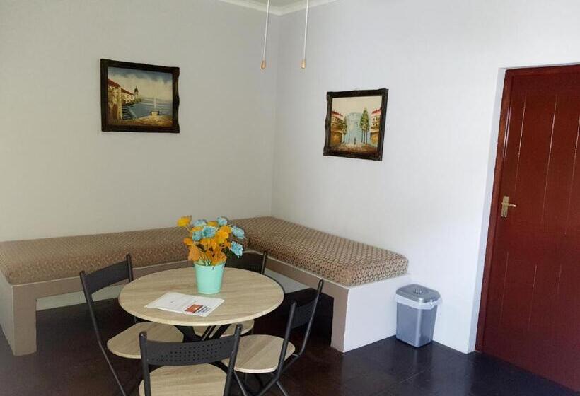 اتاق استاندارد, Flight Inn
