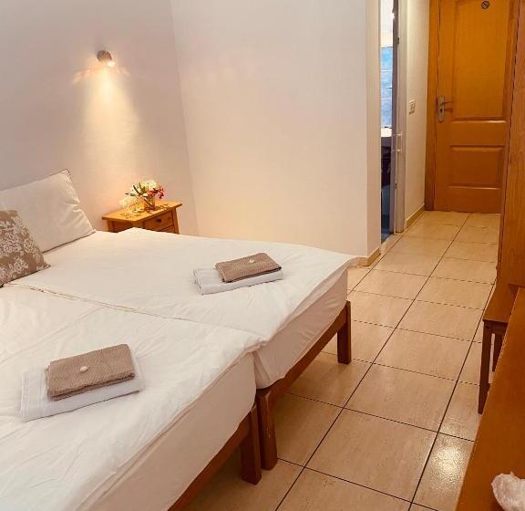 اتاق استاندارد با بالکن, Hostal Villa Senese