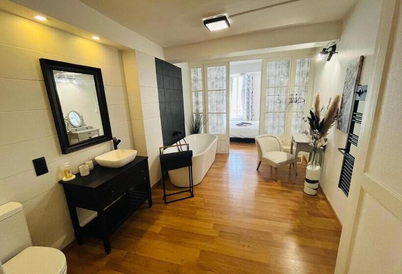 اتاق لوکس, Chez Mimie Les Hôtes