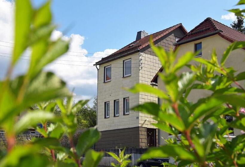 Дом 4 Спальни, Monteurhaus Arbeiterunterkunft Haus Markus Suhl