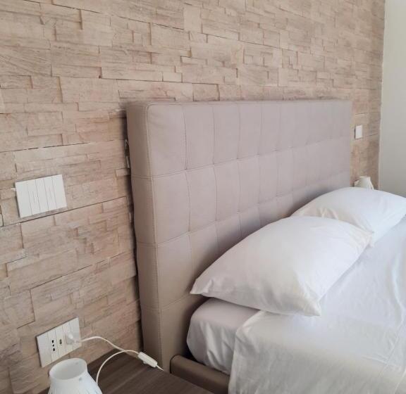 غرفة قياسية مطلّة علي البحر, B&b Aly&emy