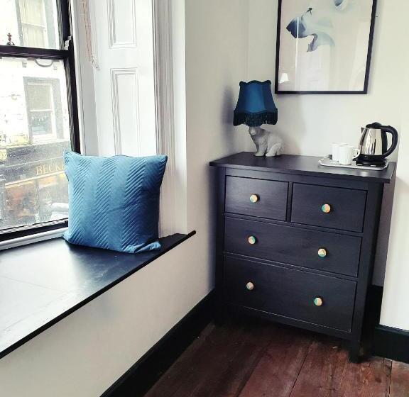Quarto Estandar Cama King, Jet Black Jewel
