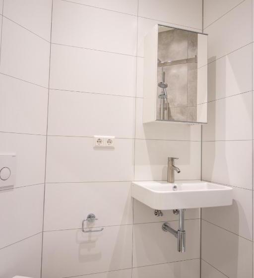 استودیو استاندارد با تراس, Escamp Apartments