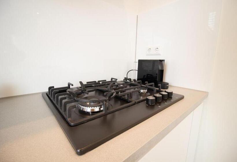 استودیو استاندارد با تخت کینگ, Escamp Apartments