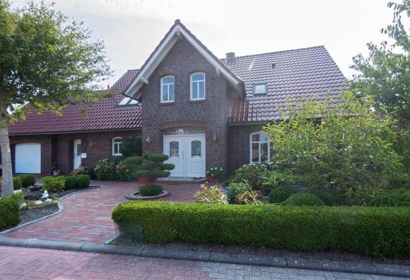 Трехместный Номер Стандарт Вид на Сад, Haus Schönborn