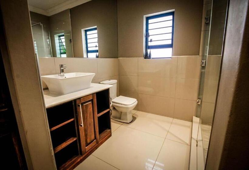 اتاق لوکس سه تخته, Potch Manor Boutique Guest House