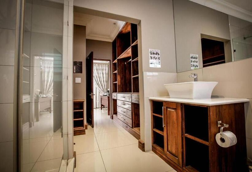اتاق لوکس سه تخته, Potch Manor Boutique Guest House