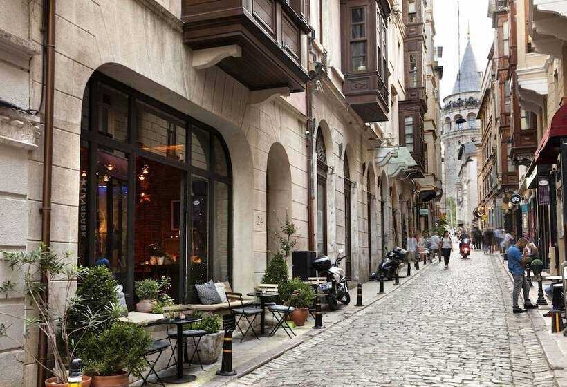 Номер Deluxe, Georges Hotel Galata