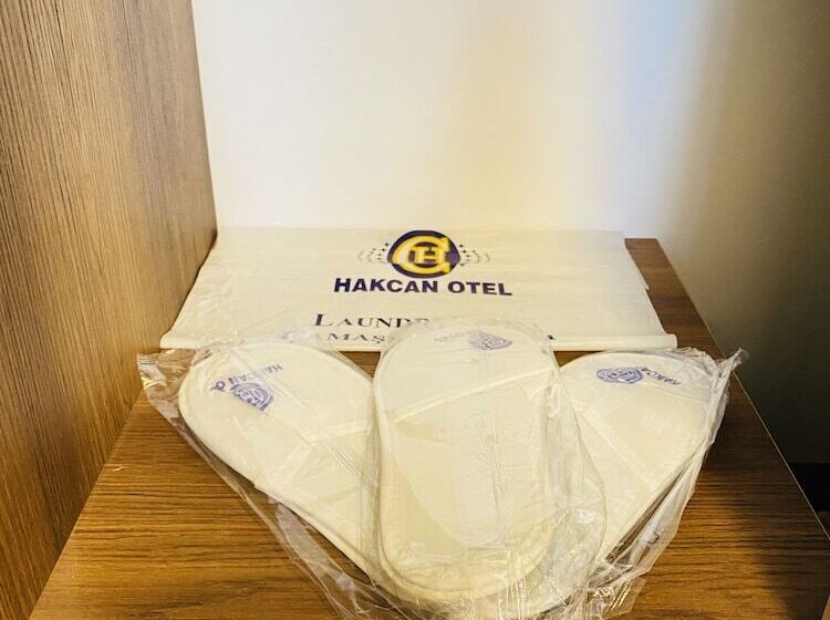 اتاق اکونومی یک تخته, Hakcan