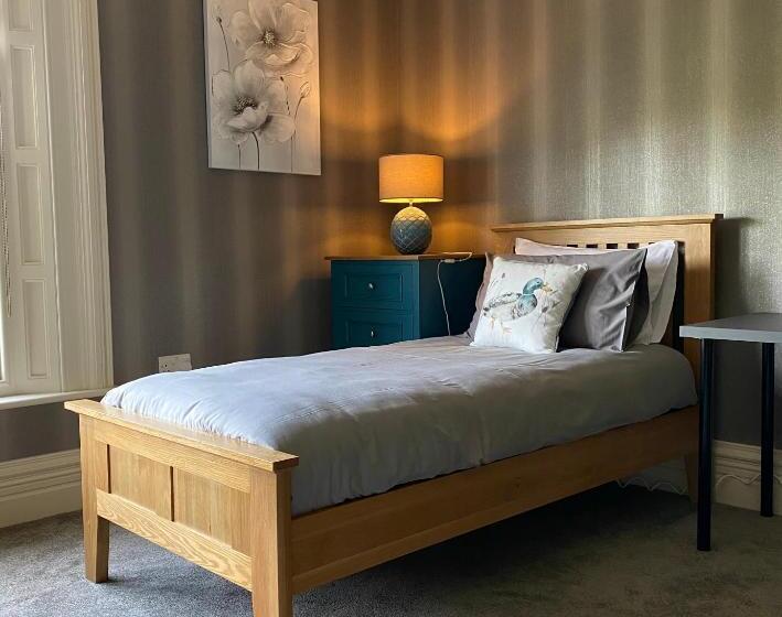 Трехместный Номер Классика, Bailey S Court, Guest Accommodation
