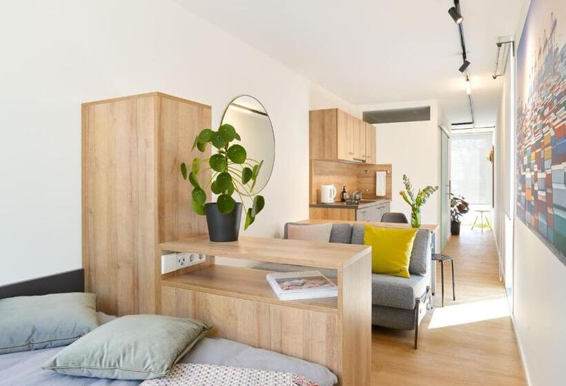 Апартаменты 1 Спальня с Террасой, Modern Ausgebauter überseecontainer Als Tiny House