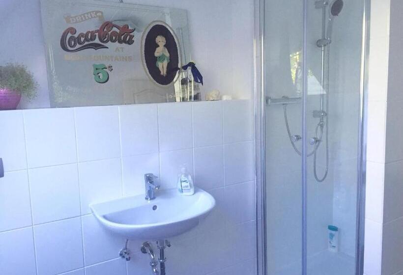 Номер Стандарт Индивидуальный Совместная Ванная, Sweet Home