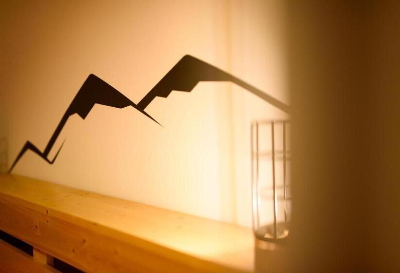 Quarto Estandar, Forese House