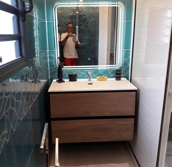 اتاق لوکس, Maison Tonga Piscine   Jacuzzi Confort