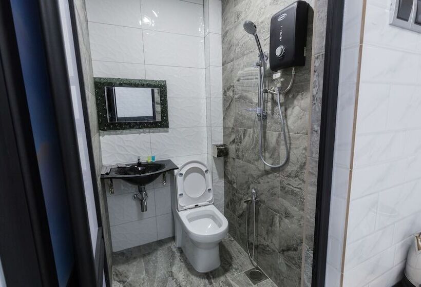 デラックスの４人部屋, Lee Luxury Home, Usm Penang